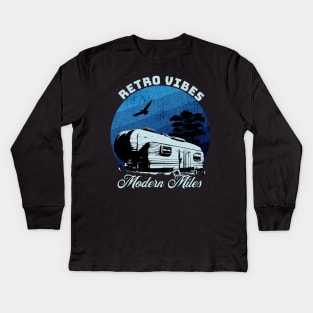 Airstream Camping Trailer rv Camper Wanderlust Retro Vintage Style Kids Long Sleeve T-Shirt